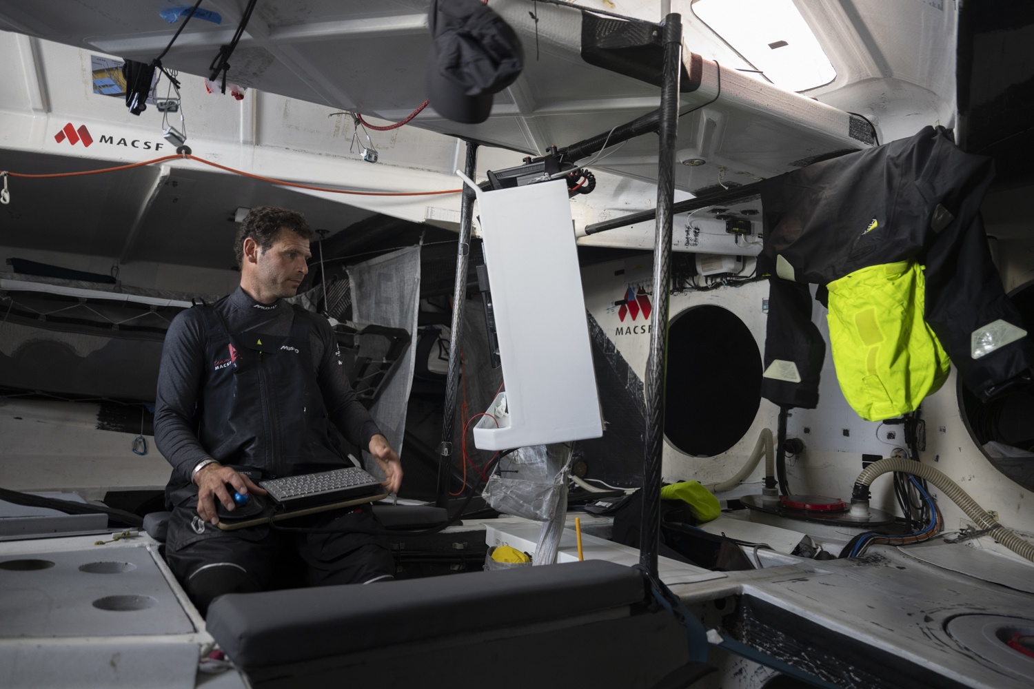 [PHOTO] Pierre Brasseur, co-skipper d'Isabelle Joschke en 2023