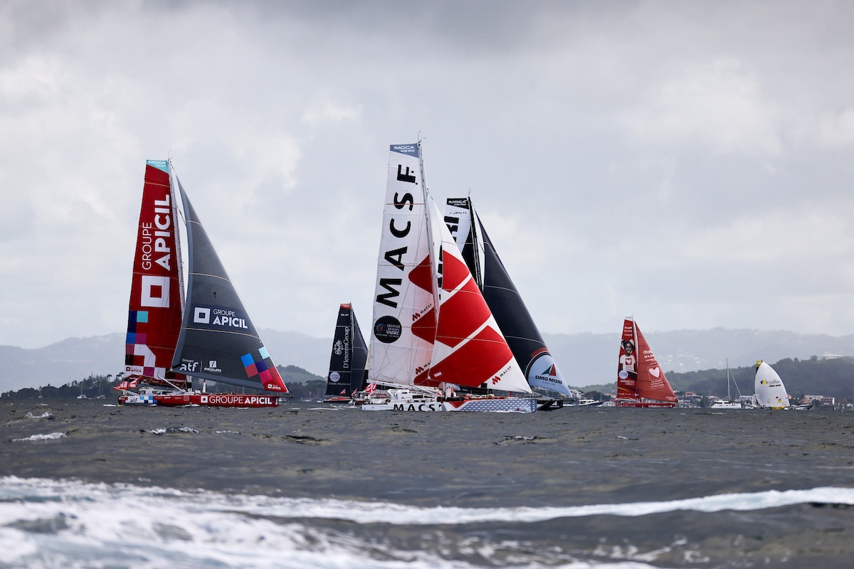 [PHOTO] L'IMOCA MACSF au départ du Retour à la Base