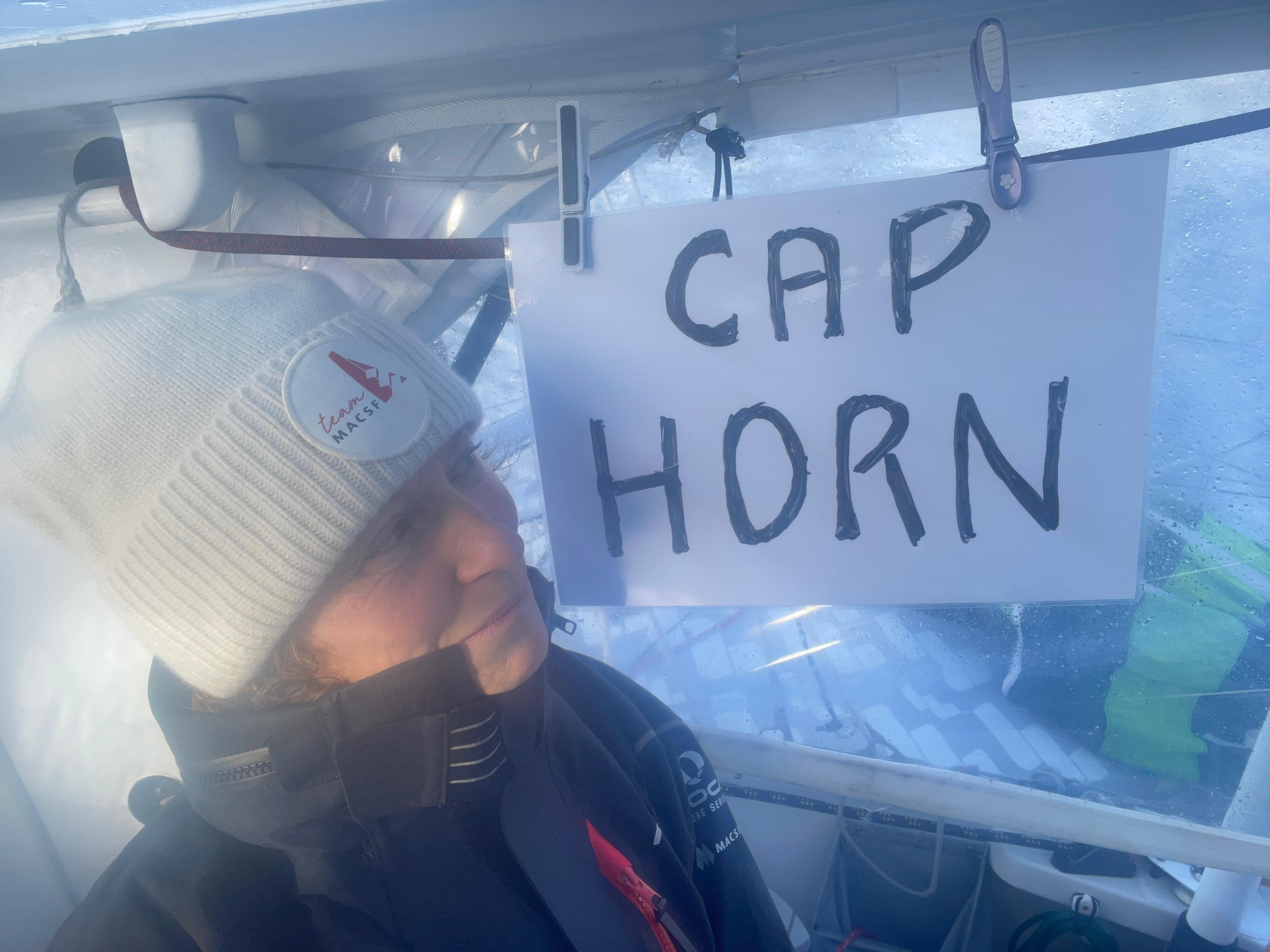 [PHOTO] Et de 3 caps pour Isabelle Joschke !