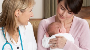 Financement : La MACSF contribue à l'équipement des sages-femmes du Var