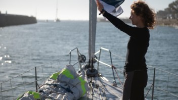 Vendée Globe : Isabelle Joschke, émue et heureuse, a lancé son tour du monde