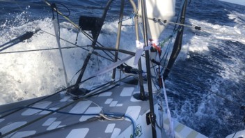 Vendée Globe : Balcon arrière réparé à bord de MACSF !