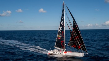 [VENDÉE GLOBE] Ultimes préparatifs pour l’IMOCA MACSF avant le départ pour Les Sables d’Olonne