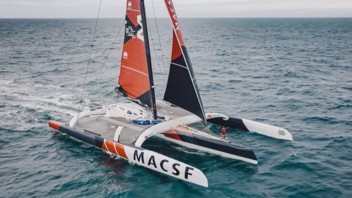 Top départ du tour du monde à l'envers de Guirec Soudée !