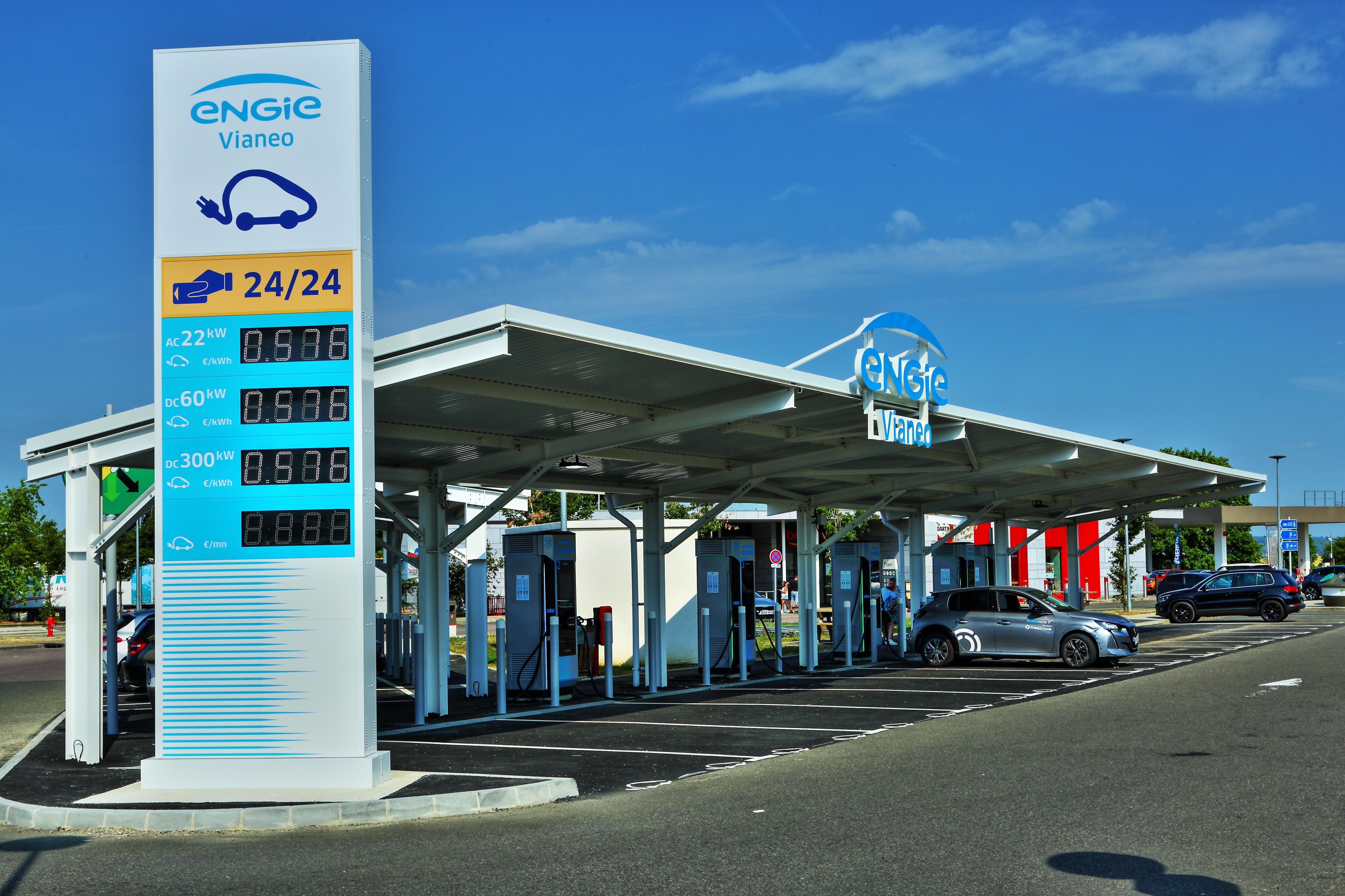 Mobilité électrique : le groupe ENGIE lance sa marque ENGIE Vianeo -  Newsroom Engie