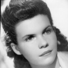 Danielle Mitterand Jeune Portrait