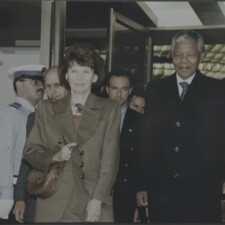 Danielle Mitterand et Nelson Mandela