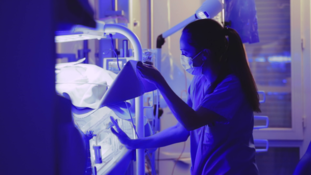 "La Fabrique du soin", un documentaire raconté par Daniel Pennac, samedi 2 juillet à 21h