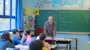 Ma vie de parents de Gwenaëlle Boulet - "Et si on levait les yeux ? Une classe face aux écrans"