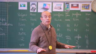 Le mal du siècle - "Et si on levait les yeux ? Une classe face aux écrans"