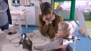 L'école de tous les possibles [Public Sénat] : un enseignement adapté aux enfants polyhandicapés