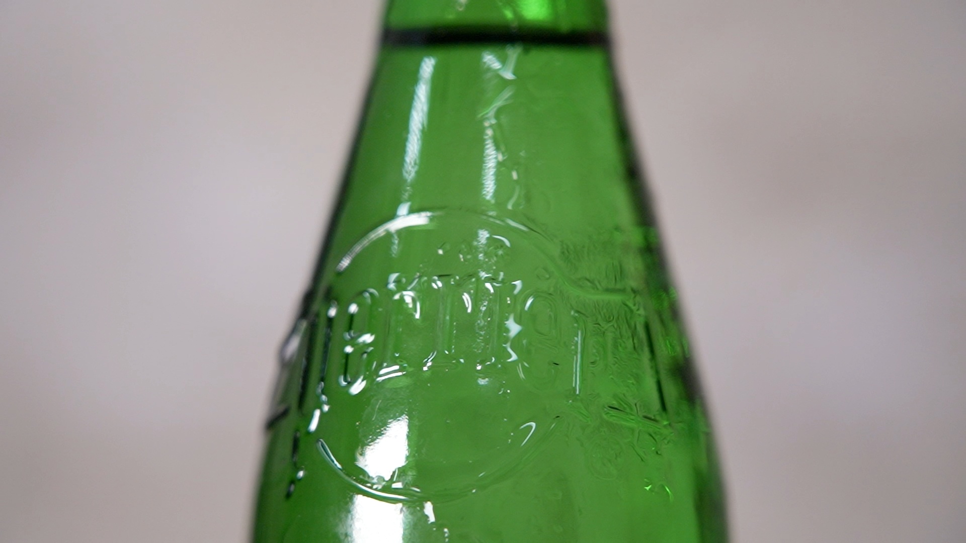 Sénat en action - Perrier, scandale à la source