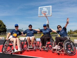 Baloncesto adaptado en la Zona MoveNow Allianz