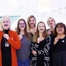 Movember _ collaboratrices BPALC à la moustache.jpg