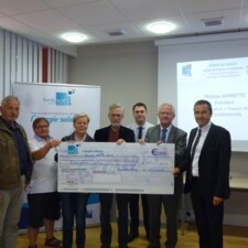 Remise d'un chèque de 2 000 € à l'association TREMPLIN BLEU