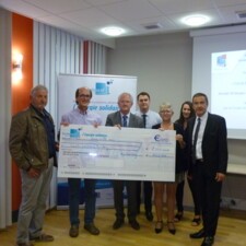 Remise d'un chèque de 2 000 € au Cercle d'Escrime de Sarrebourg