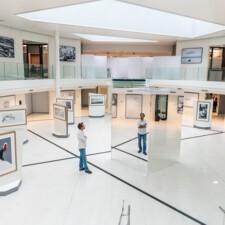 Vincent MUNIER au coeur de son exposition "EMPREINTE" à la BPALC