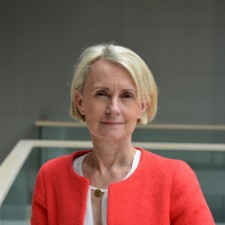 Véronique AMRAM  Directrice générale adjointe en charge des Opérations Assurance et Relation Client