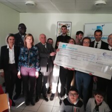 Photo - L'IME "Le Verger Fleuri" reçoit 2 300 € du FONDS Acef pour la Solidarité