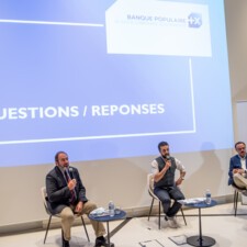 Réponses aux questions des journalistes.