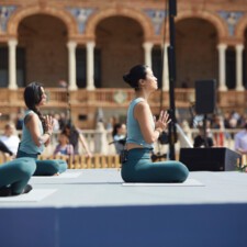 Allianz Xuan Lan Yoga Tour