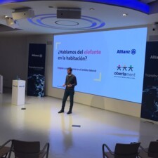 Charla con Obertament