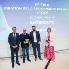 [Photo]  1er prix "Amélioration de la performance des entreprises" - ANTSROUTE