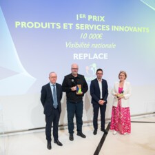 [Photo]  1er prix "Produits et Services innovants" - REPLACE