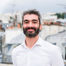 Portrait de Raphaël Labbé, fondateur de Wiztopic