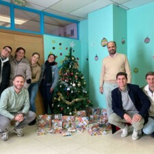 Entrega regalos ICEAS (3).jpeg