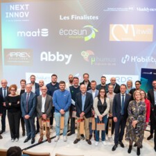 Les 10 entrepreneurs finalistes et les membres du jury