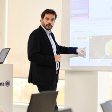 Allianz Seguros x Satellites on Fire (1).jpg