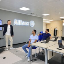 Allianz Seguros x Satellites on Fire (2).jpg