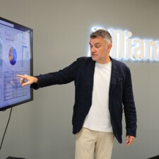 Allianz Seguros x Satellites on Fire (3).jpg