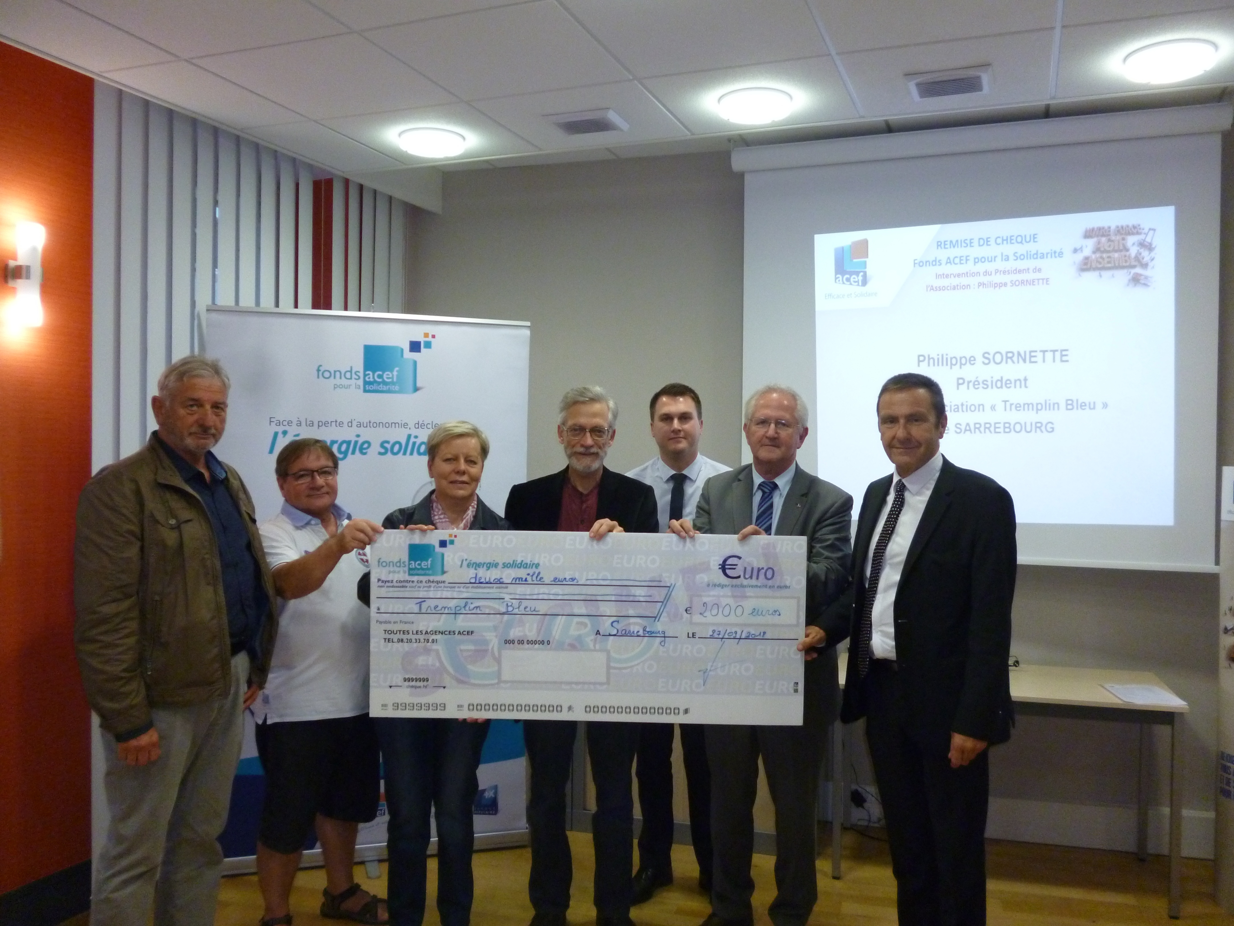 Remise d'un chèque de 2 000 € à l'association TREMPLIN BLEU