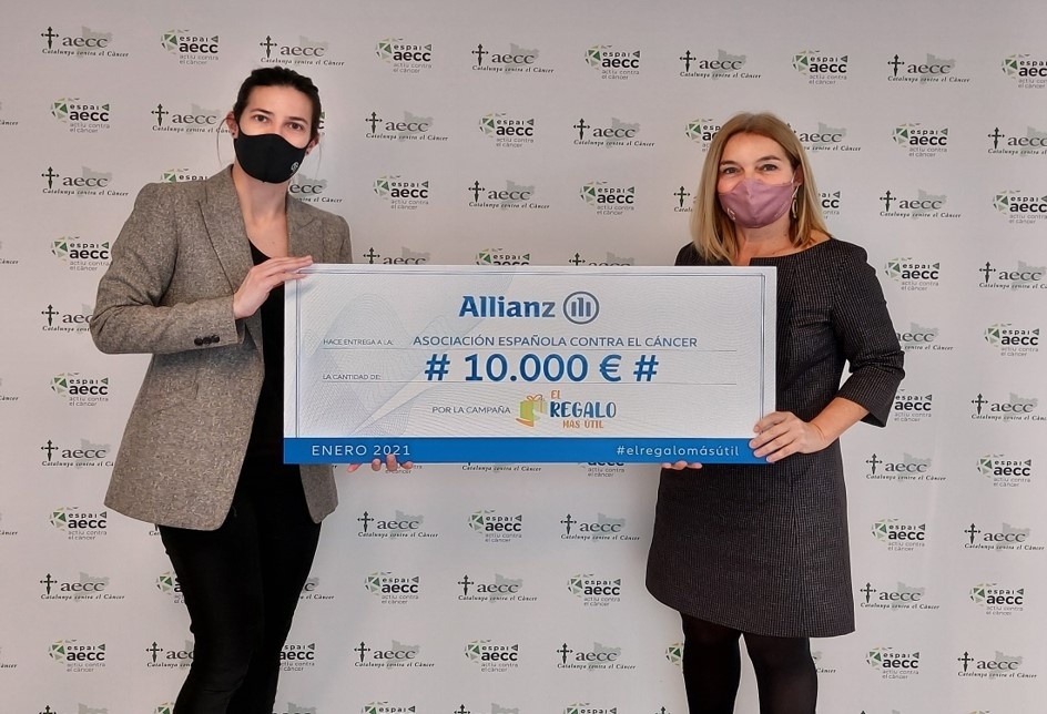 foto entrega cheque.jpg