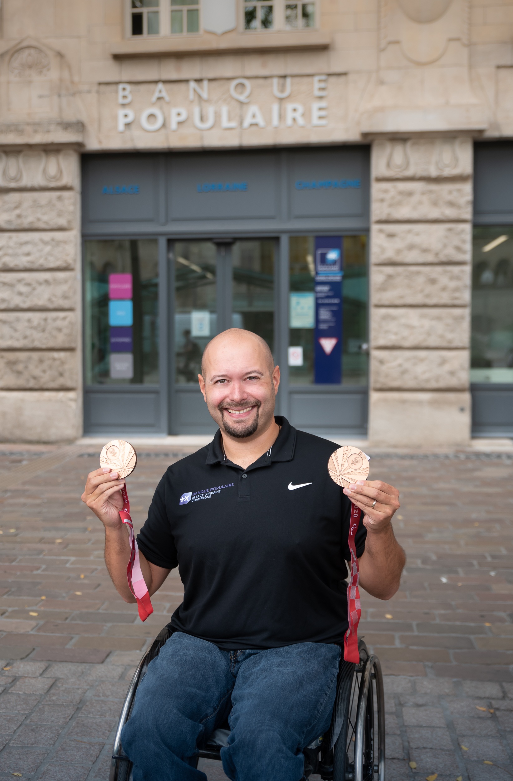 Maxime THOMAS devant l'agence BPALC de Metz Gare