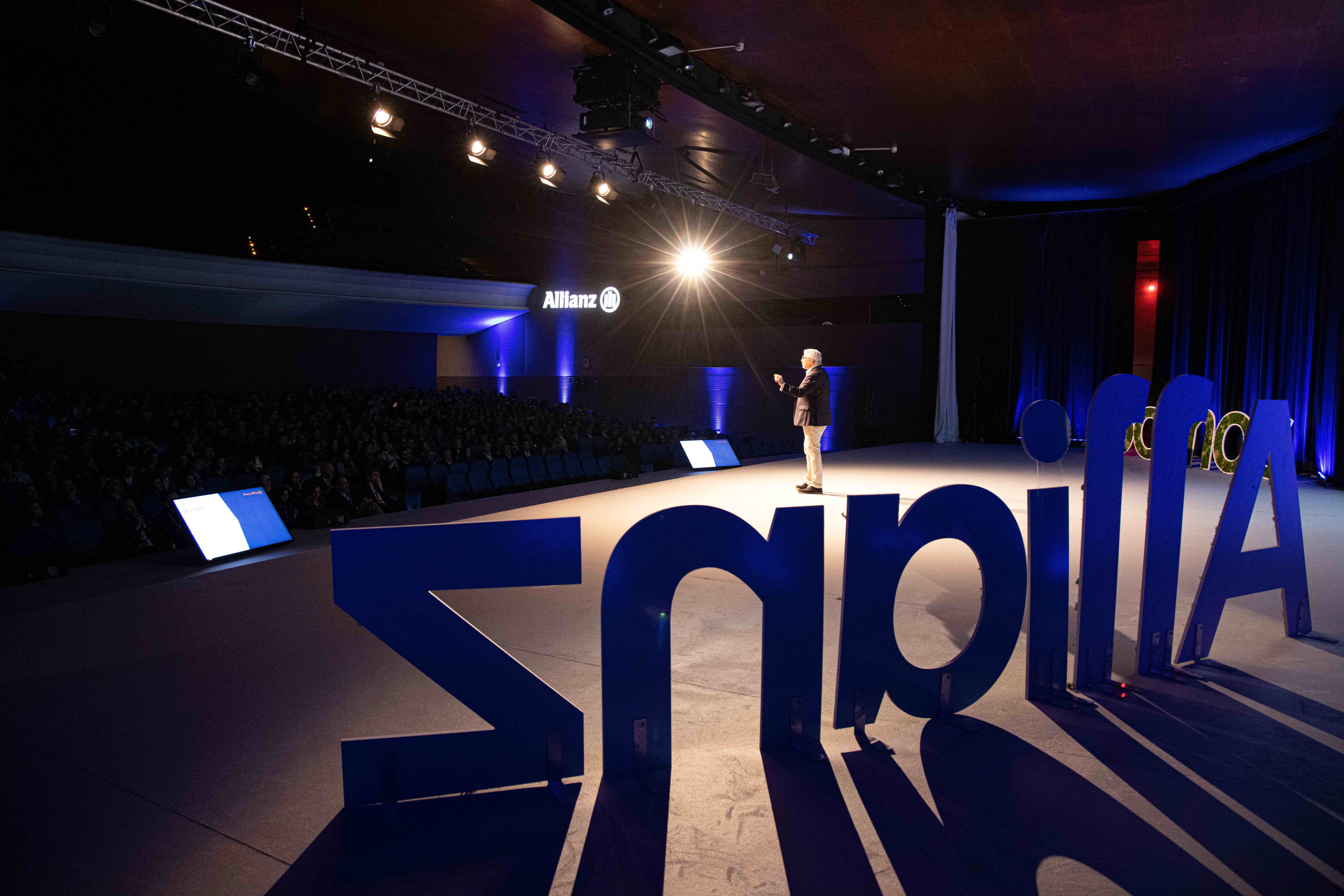 Miguel Perez Jaime Convención Comercial 2.jpg