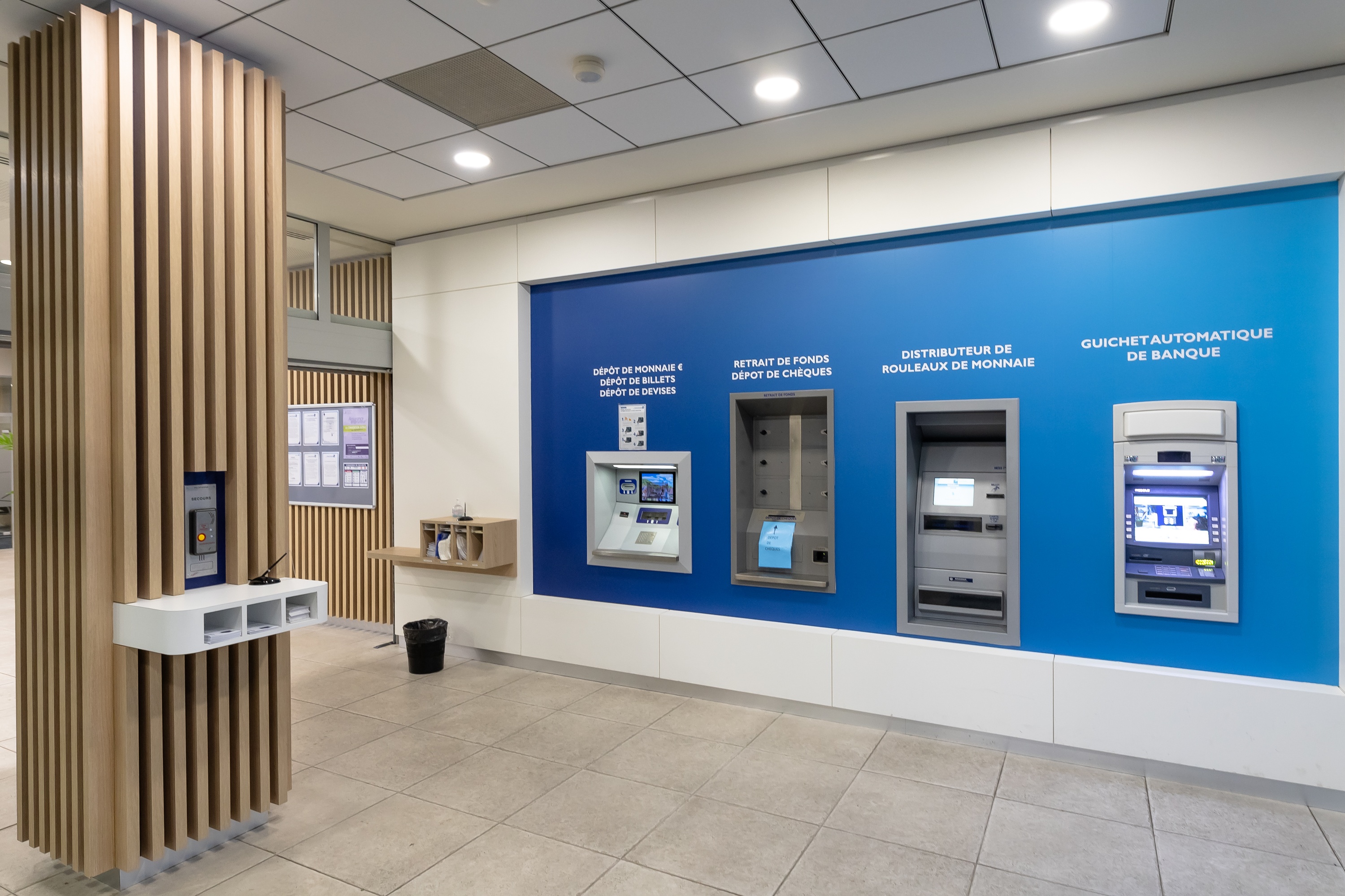 [Photo] Espace libre-service à l'intérieur de l'agence BPALC de Mulhouse Kennedy