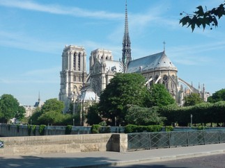 In line with its cooperative values, Groupe BPCE commits to supporting the restoration of Notre-Dame de Paris, together with the Banques Populaires, the Caisses d’Epargne, the federations of each, Natixis and Banque Palatine