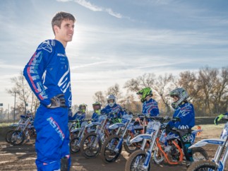 Alex Márquez, el campeón del mundo de Moto2, en la quinta edición del Allianz Junior Motor Camp