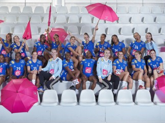 Octobre Rose : la Caisse d’Epargne colore son logo en rose sur les maillots des équipes de France de handball