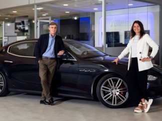 Allianz lanza su nuevo plan de fidelización y lo celebra ofreciendo a sus clientes coches de lujo como vehículo de sustitución