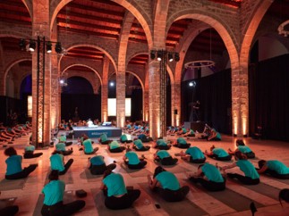 El Allianz Xuan Lan Yoga Tour repite éxito en su parada de Barcelona