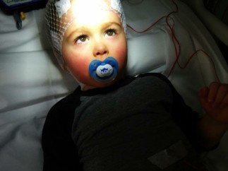 L’ESPOIR D’UN NOUVEAU TRAITEMENT : L’association VAINCRE L’ÉPILEPSIE INFANTILE lance un appel aux dons.