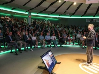 Allianz celebra dos años de transformación en un encuentro con todo su equipo