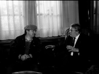 Après Paris, la mairie de Lille ouvre ses portes à l’exposition Restos du Cœur x AFP