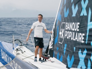 LA BANQUE POPULAIRE DU SUD ACCUEILLE LE MAXI TRIMARAN BANQUE POPULAIRE XI ET ARMEL LE CLEAC’H