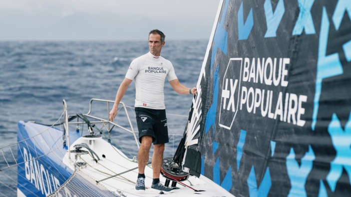 LA BANQUE POPULAIRE DU SUD ACCUEILLE LE MAXI TRIMARAN BANQUE POPULAIRE XI ET ARMEL LE CLEAC’H