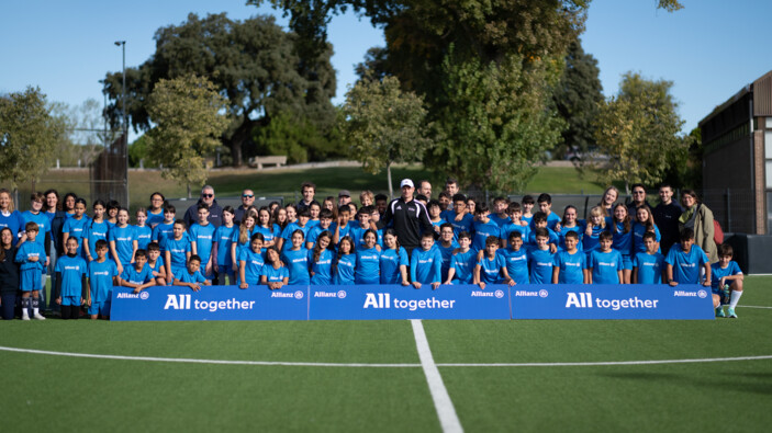 76 niños de Cáceres cumplen un sueño: entrenar en Toni Kroos Academy en Madrid gracias a Allianz